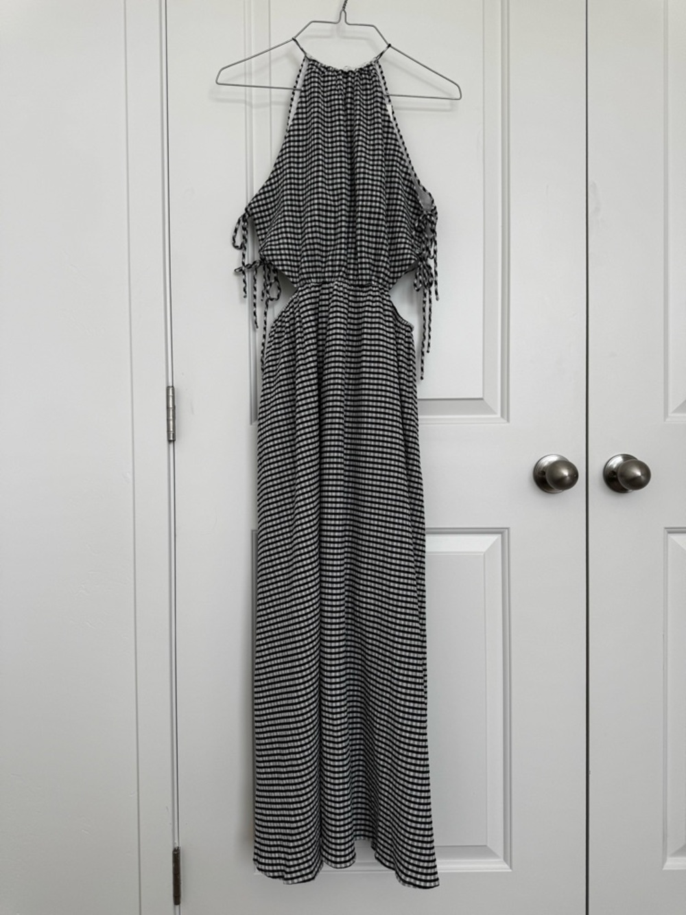 NWT! The Frolic Cut Out Woven Tie Detail Midaxi Dress in Black and White Gingham